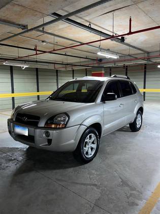 HYUNDAI TUCSON 2.0 MPFI GL 16V 142CV 2WD GASOLINA 4P MANUAL HYUNDAI TUCSON 2.0 MPFI GL 16V 142CV 2WD GASOLINA 4P MANUAL